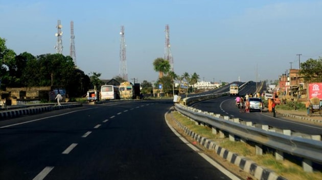 It said the speed breakers cause delay and significant discomfort to vehicle occupants, damage vehicles and add to more fuel consumption due to acceleration and deceleration.(Mint (Representative image)) It said the speed breakers cause delay and significant discomfort to vehicle occupants, damage vehicles and add to more fuel consumption due to acceleration and deceleration.(Mint (Representative image))