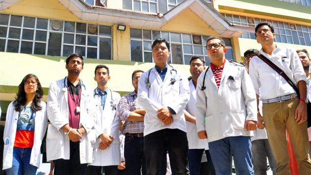 Medical students and doctors (HT file) Medical students and doctors (HT file)