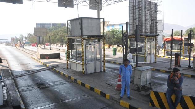 The extension of the highway led to increase in toll rates which irked various political parties and commuters. (HT/ PHOTO) The extension of the highway led to increase in toll rates which irked various political parties and commuters. (HT/ PHOTO)
