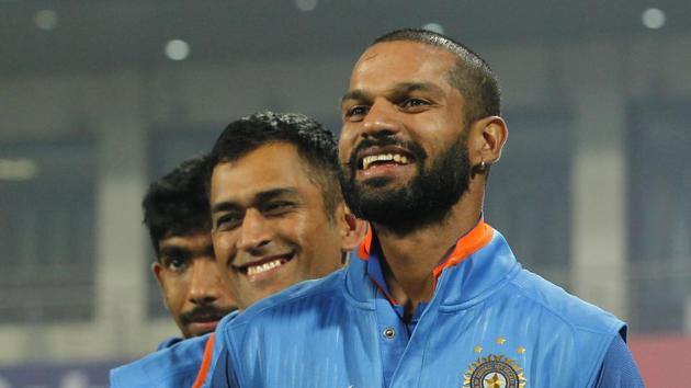 File image of MS Dhoni (C) with Shikhar Dhawan (R)(BCCI Image)