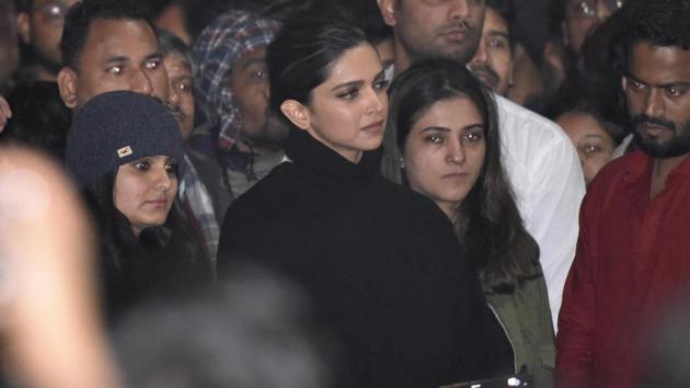 Actor Deepika Padukone is seen at a gathering at JNU in solidarity with the students against Sunday’s violence, in New Delhi, India, on Tuesday, January 07, 2020.(Vipin Kumar /HT PHOTO)