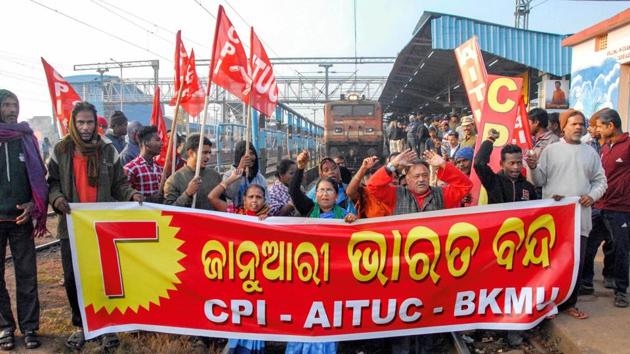 Left leaders and members of trade unions block a train at Bhubaneswar railway station. As many as 500 protesters were detained in Bhubaneswar news agency ANI reported. Among those arrested are members of various trade unions and supporters of Congress party. (PTI)