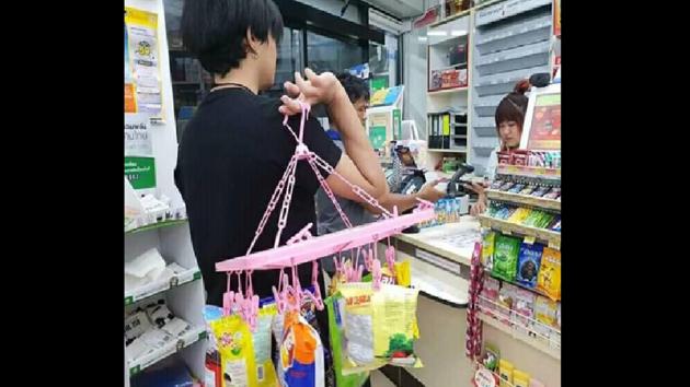 Twitterati posted their own pictures of people using wicker baskets, traffic cone and even a clothes line to keep their stuff.(Twitter)