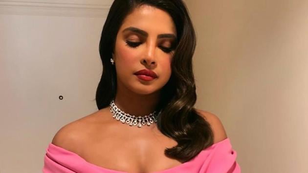 The pink of Priyanka’s gown, the old Hollywood hairstyle and of course, the diamonds, instantly reminded us of Marilyn Monroe’s 1953 performance of Diamonds Are A Girl’s Best Friend from the film Gentlemen Prefer Blondes. (instagram)