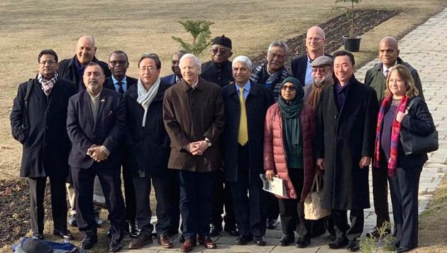 15 Foreign envoy poses for a photograph on the banks of Dal Lake during their visit to Srinagar on Thursday(ANI) 15 Foreign envoy poses for a photograph on the banks of Dal Lake during their visit to Srinagar on Thursday(ANI)