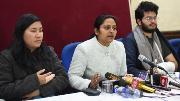 ABVP national general secretary Nidhi Tripathi (C), ABVP member Valentina Brahma (L) and ABVP student leader Manish Jangid address the media at the Press Club of India on Friday.The police version of the events, which is different from the prevailing narrative of the ABVP being responsible for the violence of Sunday evening, was immediately contested by JNUSU. (Sonu Mehta / HT Photo) ABVP national general secretary Nidhi Tripathi (C), ABVP member Valentina Brahma (L) and ABVP student leader Manish Jangid address the media at the Press Club of India on Friday.The police version of the events, which is different from the prevailing narrative of the ABVP being responsible for the violence of Sunday evening, was immediately contested by JNUSU. (Sonu Mehta / HT Photo)