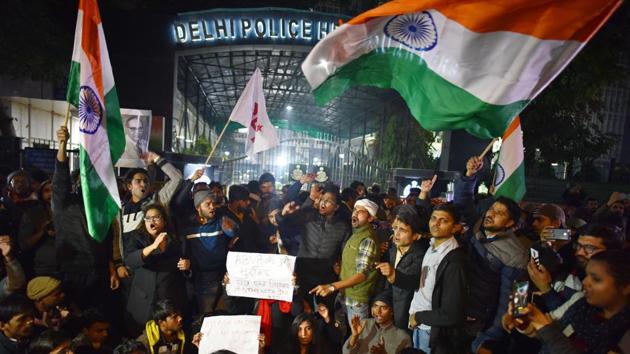 Jawaharlal Nehru University (JNU) students protest against the attack on students inside the university campus on Sunday, at Police Headquarters in New Delhi. On January 5, more than 30 students of the university, including JNU Students’ Union president Aishe Ghosh, were injured and taken to the AIIMS Trauma Centre after a masked mob entered the campus and attacked them and professors with sticks and rods. (Sanchit Khanna / HT Photo) Jawaharlal Nehru University (JNU) students protest against the attack on students inside the university campus on Sunday, at Police Headquarters in New Delhi. On January 5, more than 30 students of the university, including JNU Students’ Union president Aishe Ghosh, were injured and taken to the AIIMS Trauma Centre after a masked mob entered the campus and attacked them and professors with sticks and rods. (Sanchit Khanna / HT Photo)