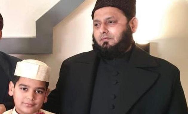Abdul Haii Rashid Firangi Mahali with his father. (HT photo) Abdul Haii Rashid Firangi Mahali with his father. (HT photo)