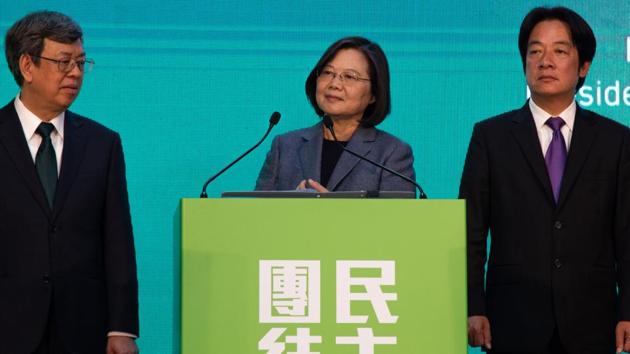 Tsai Ing-wen, Taiwan's president, center, pauses while speaking during a news conference in Taipei.(Bloomberg)
