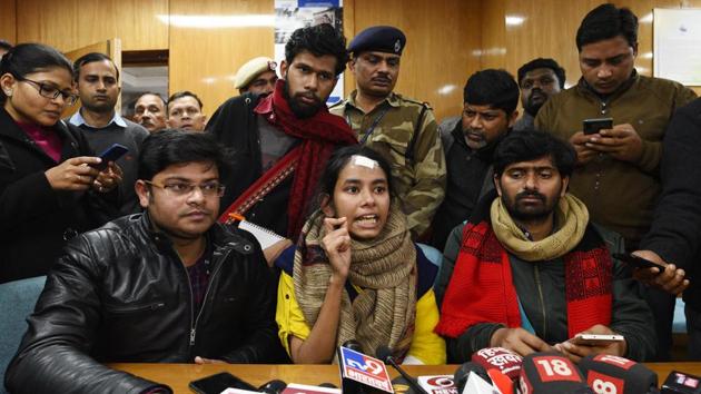On Friday, Delhi Police had released a blurred video grab in which they identified JNUSU president Aishe Ghoshstanding among some masked people.(Vipin Kumar /HT PHOTO)