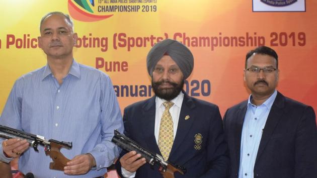 (From left)Sandeep Bishnoi, commissioner of police, Pimpri-Chinchwad; TS Dhillon (retd), IG, CRPF; and Sudhir Hiremath, DCP (Crime & HQ), Pimpri-Chinchwad, at the press conference announcing the event on Saturday. (HT PHOTO) (From left)Sandeep Bishnoi, commissioner of police, Pimpri-Chinchwad; TS Dhillon (retd), IG, CRPF; and Sudhir Hiremath, DCP (Crime & HQ), Pimpri-Chinchwad, at the press conference announcing the event on Saturday. (HT PHOTO)