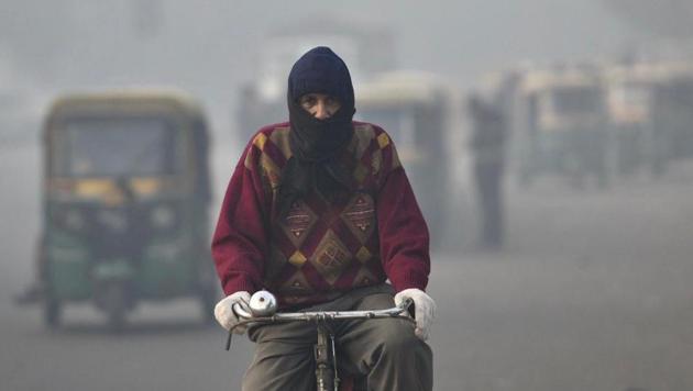 In its Sunday bulletin, the India Meteorological Department (IMD) said a western disturbance will start affecting the northern plains with peak intensity from January 13.(Burhaan Kinu/HT Photo)