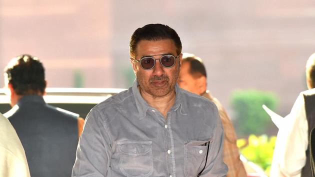 ‘Gumshuda ki talash MP Sunny Deol (Search for the missing MP Sunny Deol)’, the posters read in a mix of English and Hindi. (PTI file photo) ‘Gumshuda ki talash MP Sunny Deol (Search for the missing MP Sunny Deol)’, the posters read in a mix of English and Hindi. (PTI file photo)