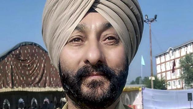 File photo of arrested J&K cop Davinder Singh.(PTI Photo)