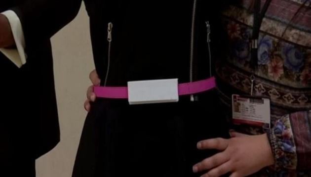 Queen Belt(ANI) Queen Belt(ANI)