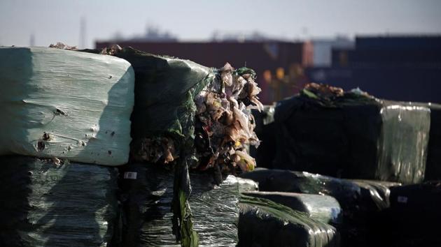 Last year, residents launched an environmental group ‘Jornada Principal’, which organises protests and petitions, and it plans to file a lawsuit against Portugal’s environment ministry. “We felt hurt when our quality of life was taken away from us, the right to breathe clean air,” said Marisol Marques, a group member. “We want the landfill to shut down.” (Rafael Marchante / REUTERS) Last year, residents launched an environmental group ‘Jornada Principal’, which organises protests and petitions, and it plans to file a lawsuit against Portugal’s environment ministry. “We felt hurt when our quality of life was taken away from us, the right to breathe clean air,” said Marisol Marques, a group member. “We want the landfill to shut down.” (Rafael Marchante / REUTERS)