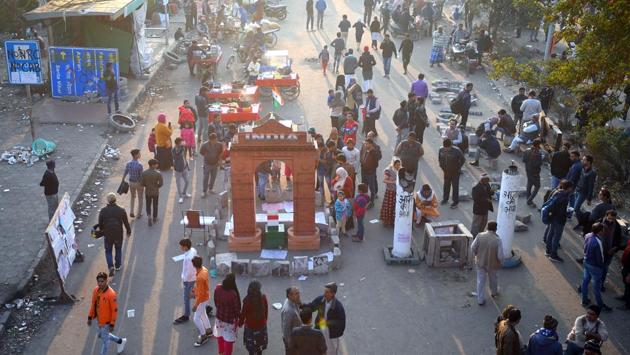 A miniature replica of India Gate near the site of an indefinite sit-in against CAA, National Population Register (NPR) and NRC at Shaheen Bagh. “The idea was to remember them in a way similar to how we remember martyrs at India Gate,” said Shaunak, a Delhi-based curator and part of a team of artists and students. (Amal KS / HT Photo) A miniature replica of India Gate near the site of an indefinite sit-in against CAA, National Population Register (NPR) and NRC at Shaheen Bagh. “The idea was to remember them in a way similar to how we remember martyrs at India Gate,” said Shaunak, a Delhi-based curator and part of a team of artists and students. (Amal KS / HT Photo)