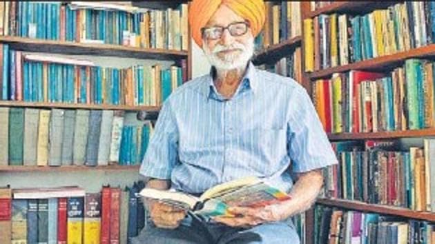Among the works of Shakespeare translated by him in Punjabi, Surjit Hans took the maximum time over Two Noble Kinsmen and Henry VIII. (HT file photo) Among the works of Shakespeare translated by him in Punjabi, Surjit Hans took the maximum time over Two Noble Kinsmen and Henry VIII. (HT file photo)