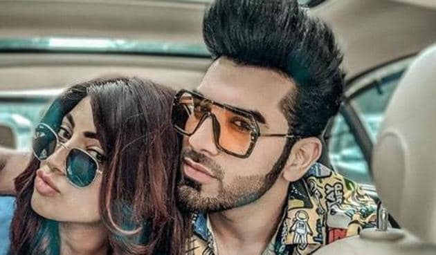 Bigg Boss 13 contestant Paras Chhabra and Akanksha Puri have been in relationship for long.