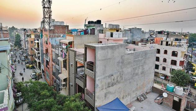 According to the DDA, nearly 1.55 lakh property owners in Delhi’s 1,731 unauthorised colonies have registered on its portal. (Biplov Bhuyan / HT Photo) According to the DDA, nearly 1.55 lakh property owners in Delhi’s 1,731 unauthorised colonies have registered on its portal. (Biplov Bhuyan / HT Photo)