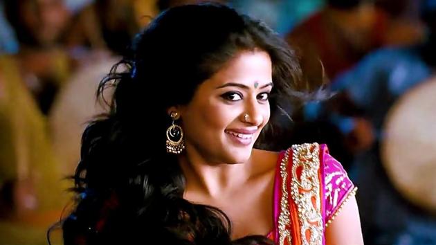 Priyamani has been roped in as the leading lady of Maidaan after Keerthy Suresh’s exit.