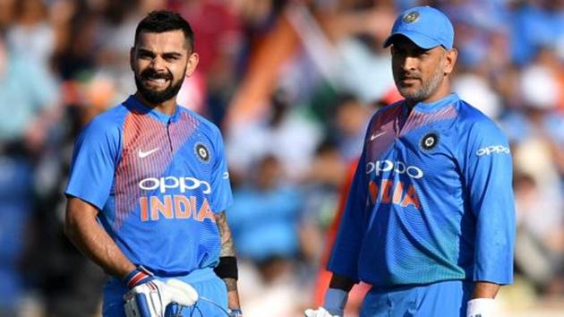 MS Dhoni and Virat Kohli during the 2nd T20I match between England and India in 2018.(Getty Images)