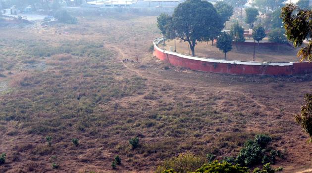A senior official, pleading anonymity, said that the administration is working on rejuvenation plans for Rajindra and (below) Sheesh Mahal lakes in such a way that their heritage status remains intact. (Bharat Bhushan/HT) A senior official, pleading anonymity, said that the administration is working on rejuvenation plans for Rajindra and (below) Sheesh Mahal lakes in such a way that their heritage status remains intact. (Bharat Bhushan/HT)