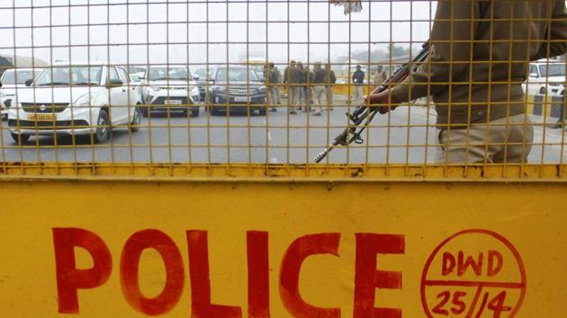 The incident took place when the police team comprising three constables saw a car being driven towards the checkpoint near Vatika Chowk and asked for it to be stopped. The driver did not halt his vehicle and drove towards Teekli Road ahead of Badshahpur police station.(HT File / Representational Photo) The incident took place when the police team comprising three constables saw a car being driven towards the checkpoint near Vatika Chowk and asked for it to be stopped. The driver did not halt his vehicle and drove towards Teekli Road ahead of Badshahpur police station.(HT File / Representational Photo)