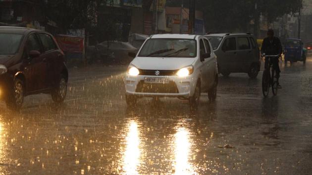 IMD has predicted light rain in parts of North India in the next 24 hours.(Yogendra Kumar/HT PHOTO)