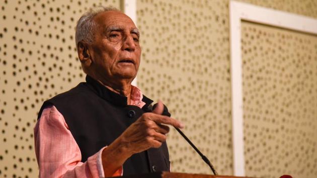 Baba Adhav speaks at the people’s budget inauguration at SM Joshi auditorium in Pune, India, on Monday, January 20, 2020. (Sanket Wankhade/HT PHOTO) Baba Adhav speaks at the people’s budget inauguration at SM Joshi auditorium in Pune, India, on Monday, January 20, 2020. (Sanket Wankhade/HT PHOTO)