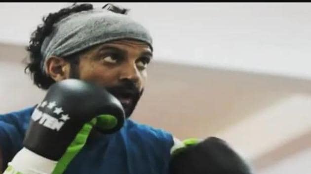 Farhan Akhtar plays a boxer in Toofan.