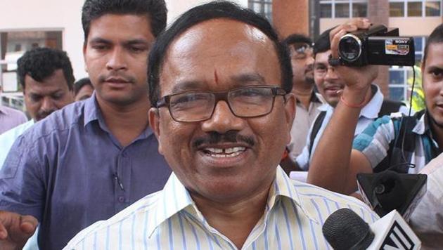 Laxmikant Parsekar speaks to the press. (HT Photo) Laxmikant Parsekar speaks to the press. (HT Photo)