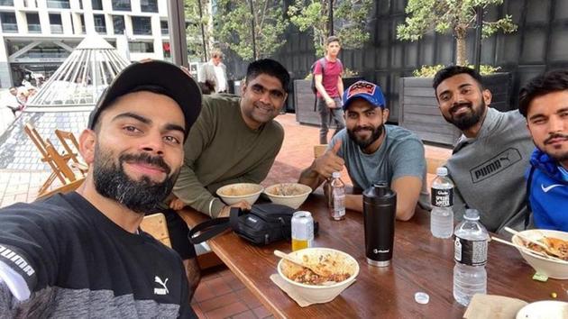 Indian captain Virat Kohli with teammates Ravindra Jadeja, KL Rahul and Manish Pandey.(Twitter/Virat Kohli)