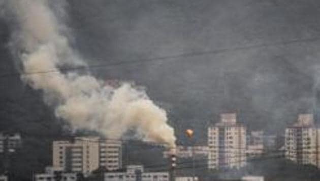 Mumbai was more polluted than several north Indian cities and at 37, it was the most polluted coastal city in Greenpeace’s list.(Prabhat Mehrotra / HT File Photo) Mumbai was more polluted than several north Indian cities and at 37, it was the most polluted coastal city in Greenpeace’s list.(Prabhat Mehrotra / HT File Photo)