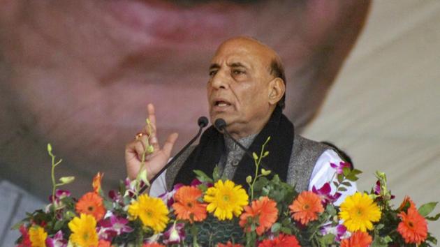 Union Defence Minister Rajnath Singh addressing a pro-CAA rally in Meerut on Wednesday.(PTI)