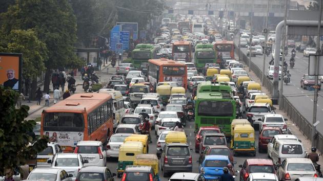 The Delhi Traffic Police has asked people to follow traffic rules in its advisory.(Sonu Mehta/HT Photo)