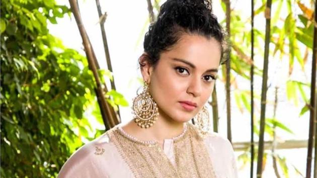 Kangana Ranaut has said that she was simply putting forth her opinion and not picking a fight with either Saif Ali Khan or Deepika Padukone. Kangana Ranaut has said that she was simply putting forth her opinion and not picking a fight with either Saif Ali Khan or Deepika Padukone.