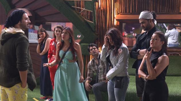 Bigg Boss 13: Mahira Sharma and Rashami Desai fought over kitchen duties as soon as a task got over.