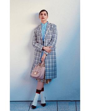 We also loved her all Prada plaid look. Although it was very reminiscent of Sonam Kapoor’s schoolgirl style, convent lenght skirt, coat, socks or stockings, and respectable hemlines and necklines. (INSTAGRAM)