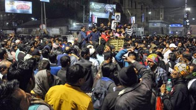 adavpur,Presidency and other college and university participate road blockade during their protest rally against CAA(Citizen Amendment Act) and NRC,in Kolkata (PTI)