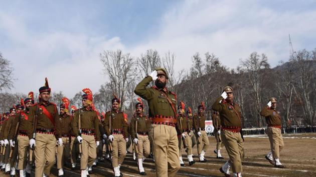 Jammu and Kashmir Police march past during full dress rehearsal for the Republic Day parade at Sher-e-Kashmir Stadium, in Srinagar. (Waseem Andrabi / Hindustan Times)