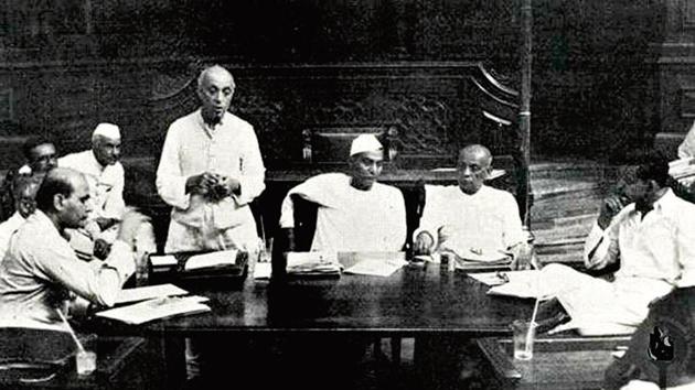 Jawaharlal Nehru addressing a meeting of a committee of the Constituent Assembly in New Delhi, 1949.(Alamy Stock Photo)