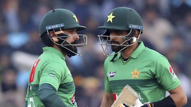 Pakistan batsmen Babar Azam, right, and Mohammad Hafeez.(AP)