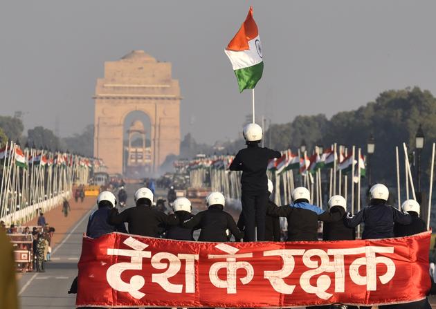 New Delhi, India - Jan. 24, 2020: Women Central Reserve Police Force (CRPF) Daredevils motorcycle team rehearses ahead of the Republic Day parade, near Raisina Hills, in New Delhi, India, on Friday, January 24, 2020. (Photo by Sanjeev Verma / Hindustan Times) (Sanjeev Verma/HT PHOTO)