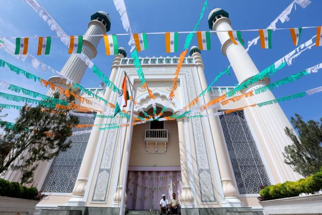 In a first almost all mosques in kerala hosted Tricolur on Republic Day on Sunday. A scene from Palayam Juma Masjid in state capital Thiruvananthapuram. Many Muslim organizations have exhorted believers to celebrate Republic Day to give a message across. (Vivek R Nair) 