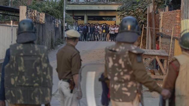 Protestors and police face off during a curfew in Gauhati. Image used for representational purpose only.(AP) Protestors and police face off during a curfew in Gauhati. Image used for representational purpose only.(AP)
