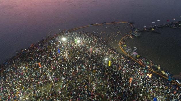 Devotees converge to take a holy dip on the occasion of Mauni Amavasya, at Sangam, in Prayagraj, Uttar Pradesh. (Anil Kumar Maurya / HT Photo) 