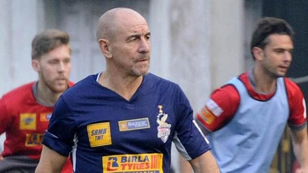 Antonio Habas the chief Coach of Atletico De Kolkata during their training session at Central Park.(Subhendu Ghosh / Hindustan Times) Antonio Habas the chief Coach of Atletico De Kolkata during their training session at Central Park.(Subhendu Ghosh / Hindustan Times)