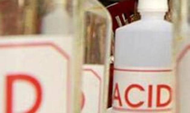 Forty cases of acid attacks, mostly on women, were reported in Uttar Pradesh in 2018 after West Bengal, which has recorded the highest number at 50.(Sanjeev Verma/Hindustan Times) Forty cases of acid attacks, mostly on women, were reported in Uttar Pradesh in 2018 after West Bengal, which has recorded the highest number at 50.(Sanjeev Verma/Hindustan Times)