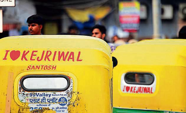 The hood of an auto-rickshaw reads ‘I Love Kejriwal’ – part of a campaign by the auto-rickshaw drivers in New Delhi.(Amal KS/HT PHOTO)